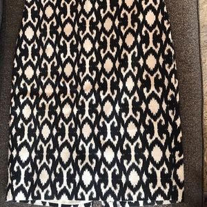 Ann Taylor okay pencil skirt black and white
